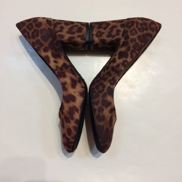 Libby Edelman Jenna Leopard Print Block Heel Pump - Picture 4 of 9